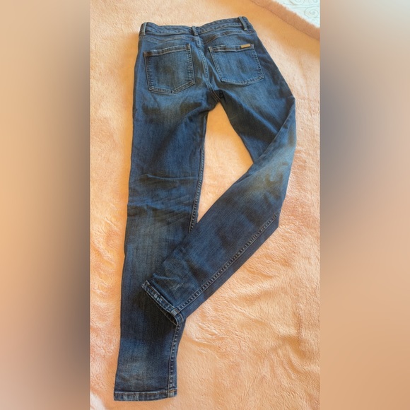 Great condition skinny jeans. - Picture 2 of 4